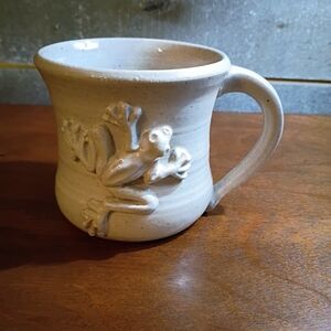 Handcrafted Frog Design Ceramic Mug